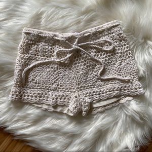Forever 21 cream crochet shorts